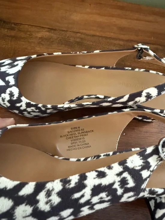 Banana Republic Cheetah Print Pointed Slingback with Block Heel - Picture 4 of 6
